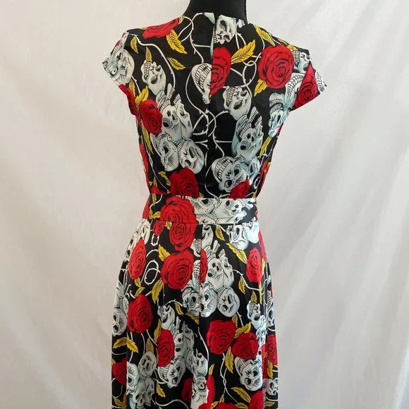 Dress Tells White Skulls Red Roses Satin Fit & Flare Rockabilly Dress NWOT Small - Picture 9 of 15